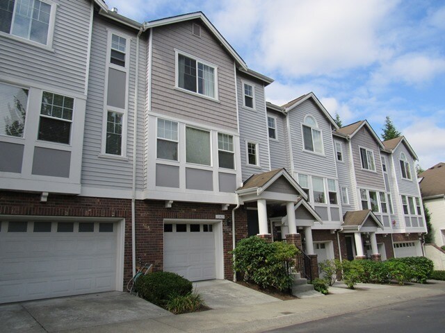 Primary Photo - Rare Opening! Townhouse in Excellent Woodi...