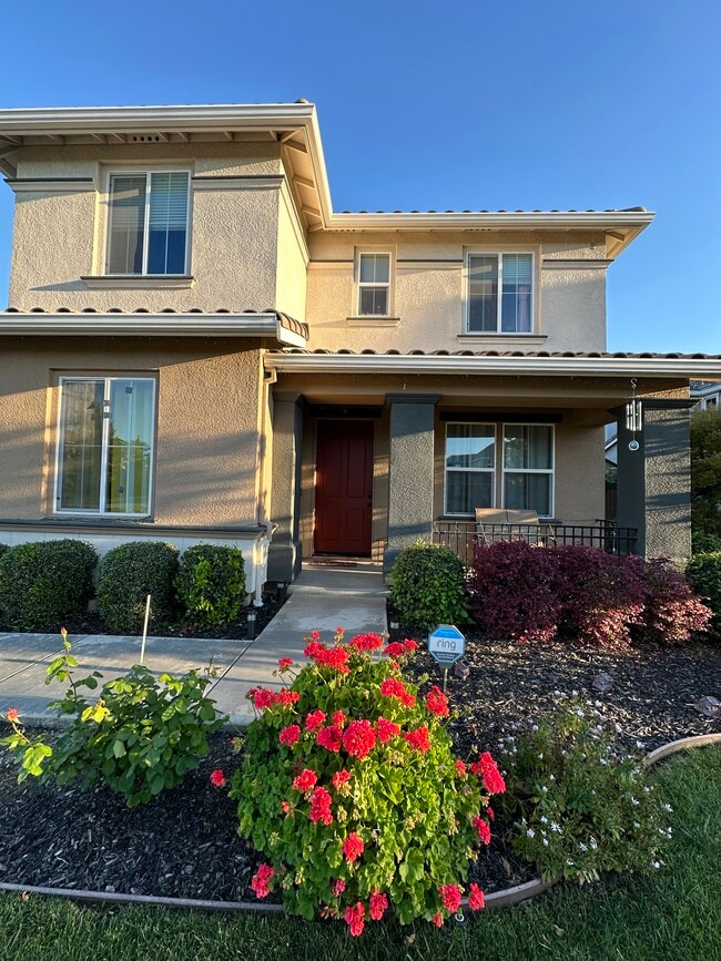 Building Photo - 486 Glenbrook Dr