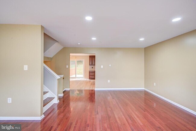 Foto del edificio - 4611 Kings Mill Way