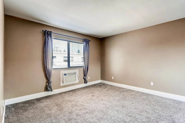 Building Photo - El Cajon Studio for Rent