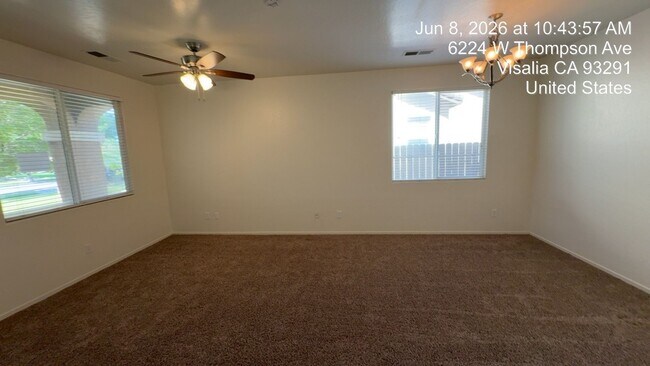 Building Photo - Gorgeous house available Now!!!