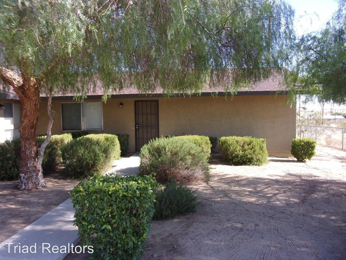 62082 Chollita Rd, Joshua Tree, CA 92252 Room for Rent in Joshua Tree