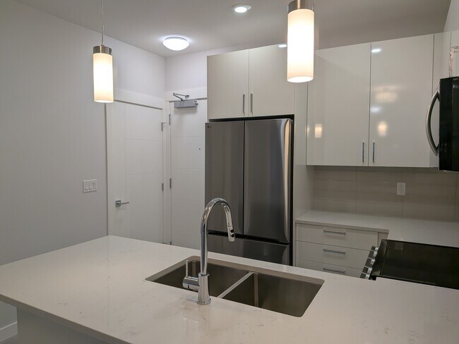 Photo du bâtiment - 33886 Pine St