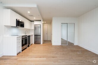 Building Photo - 55 Hendrick Ave