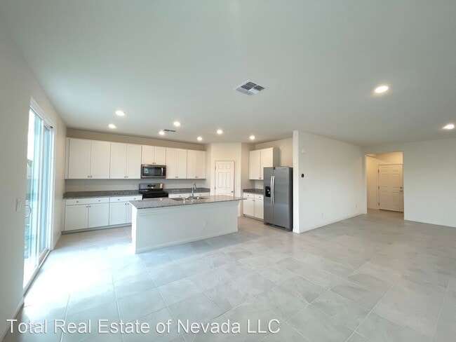 Building Photo - 5 br, 3.5 bath House - 6977 Solano Canyon