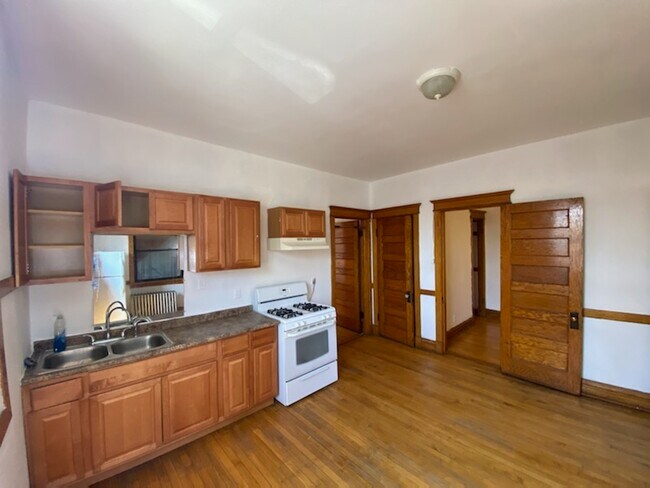 Building Photo - 3119 S Shields Ave