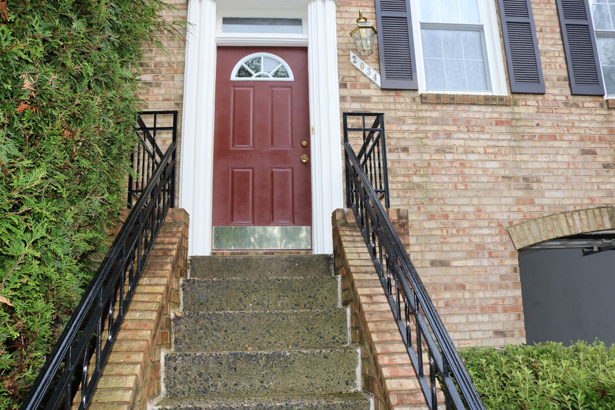 2034 Gallows Tree Ct, Tysons, VA 22182 Townhome Rentals in Tysons VA