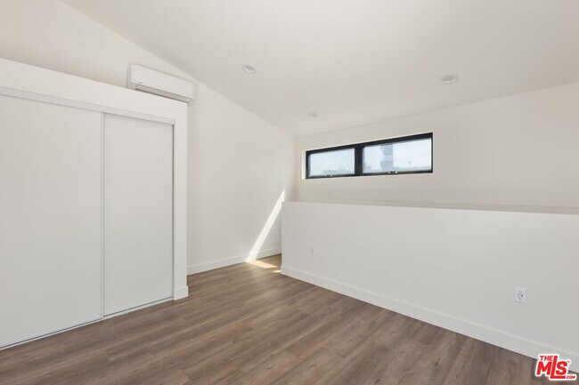 Foto del edificio - 4912 Monte Vista St