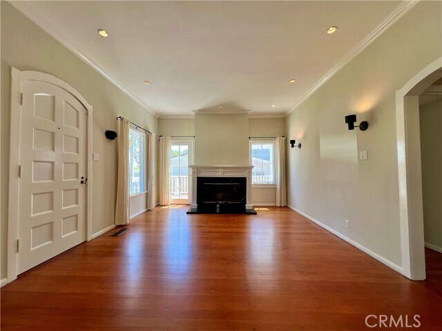 Building Photo - 456 Linden St