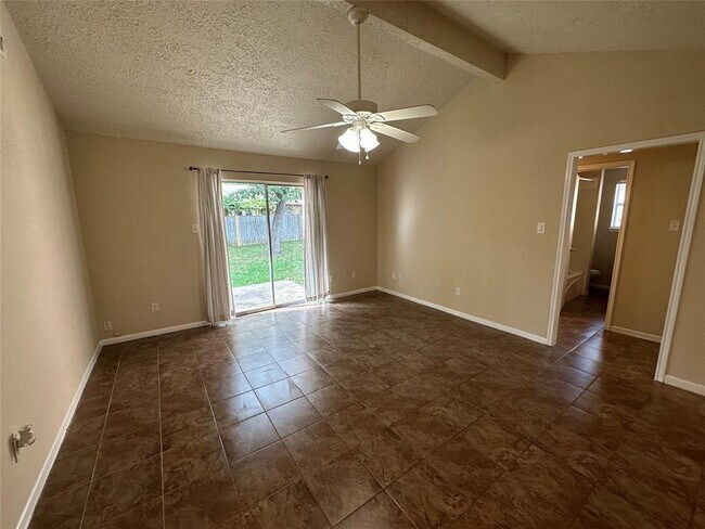 Foto del edificio - 4013 Hunnington Dr