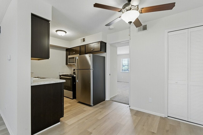 Brook - Kitchen - Boulder Creek Apartments