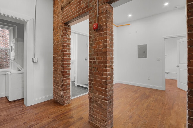 Building Photo - 57 Trumbull St