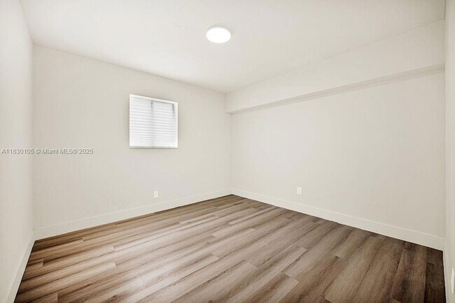 Foto del edificio - 7710 NW 6th Ct