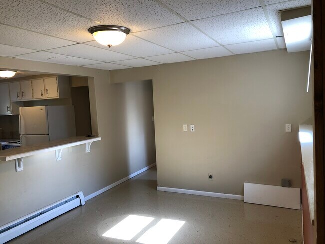 Building Photo - 210 James Ave
