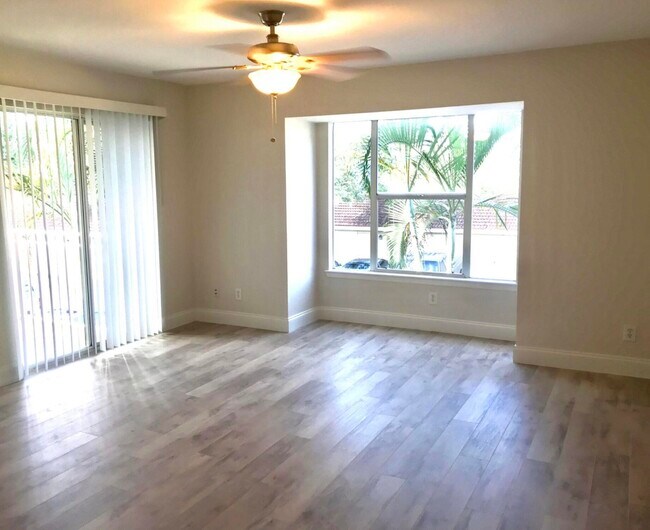 Foto del edificio - 1780 Palm Cove Blvd