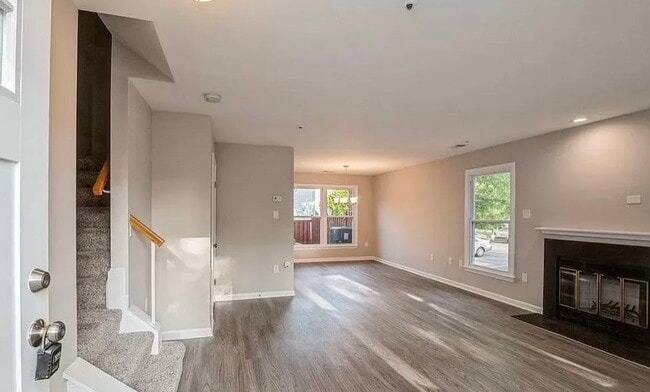 Building Photo - 15501 Empress Way