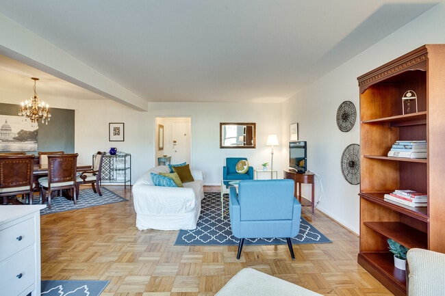 Full living area. - 2500 Q St NW