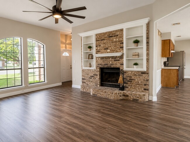 Building Photo - 349 Schumacher Dr
