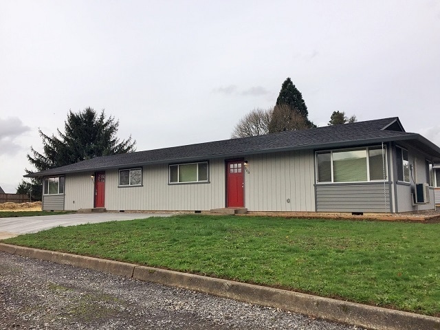 Building Photo - COMING SOON - LaCenter spacious cutie.. ...