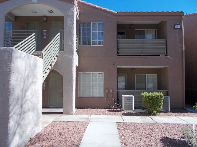 Building Photo - Comfort and Convenience in a Picturesque Gated Community