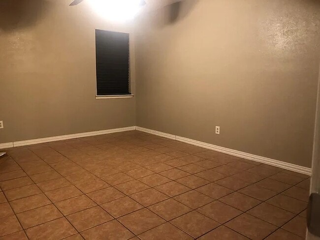 Foto del edificio - 1422 Laurel Ln