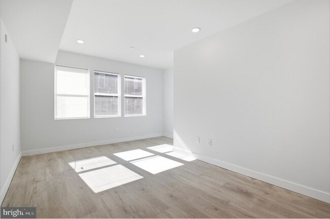 Building Photo - 2326 N 16th St