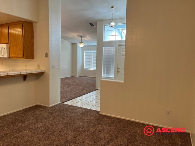 Building Photo - Lovely Home In Southwest Bakersfield!