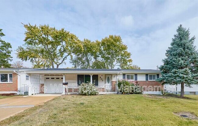 Foto del edificio - 803 Holiday Ave