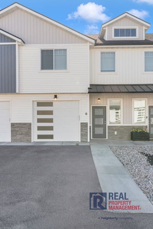Foto del edificio - MOVE IN SPECIAL - 3 Bedroom 2.5 Bathroom T...