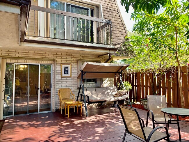 Foto del edificio - 8115 SW 24th St