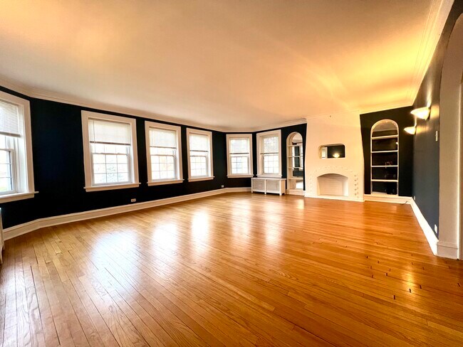 Sala de estar - 138 Custer Ave