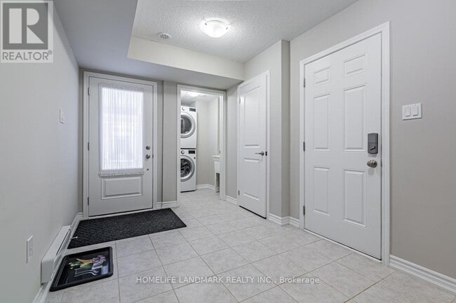 Building Photo - 146 Stork St