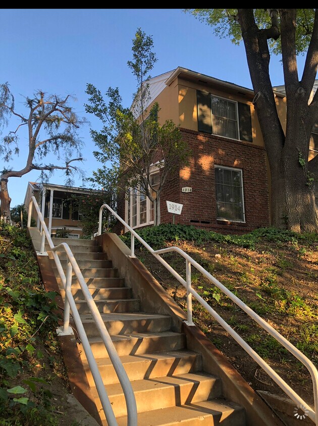 Primary Photo - 1914 N Verdugo Rd