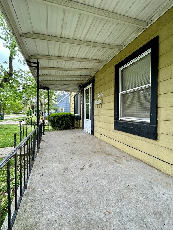 Foto del edificio - 14320 Pearl St