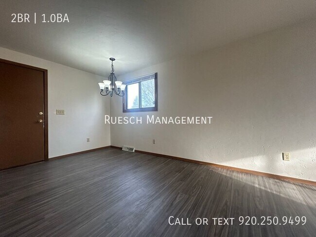 Building Photo - Newly Updated 2 Bedroom 1 Bath Split Level...