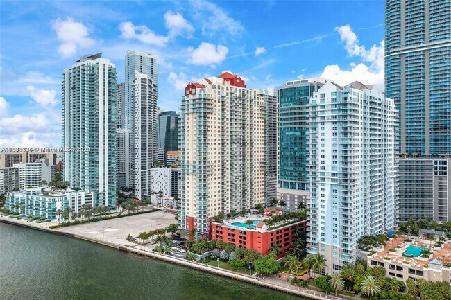 Foto del edificio - 1155 Brickell Bay Dr