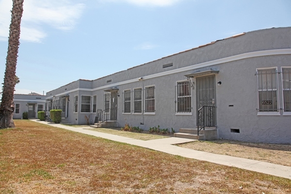 Building Photo - 6518-6522 S Victoria Ave