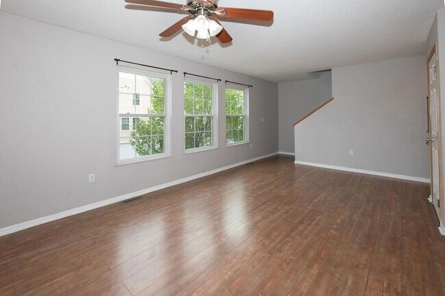 Building Photo - 1062 10th Ave NW