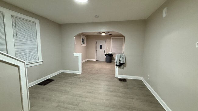 Foto del edificio - 78 E Barthman Ave