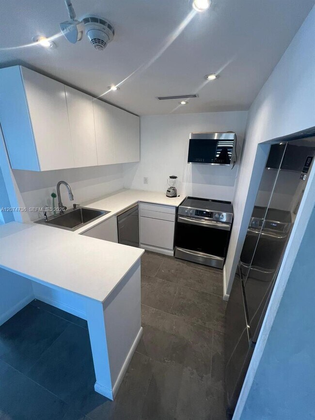 Foto del edificio - 3545 NE 167th St