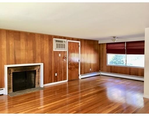 Building Photo - 18 Fairlawn Ln