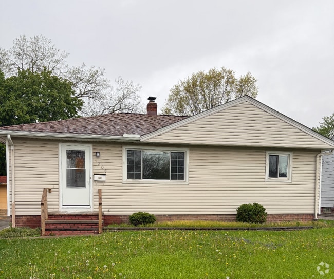 Building Photo - 4208 E 189th St