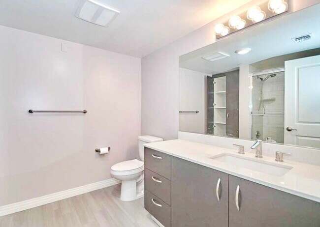 Building Photo - 5818 Whitsett Ave