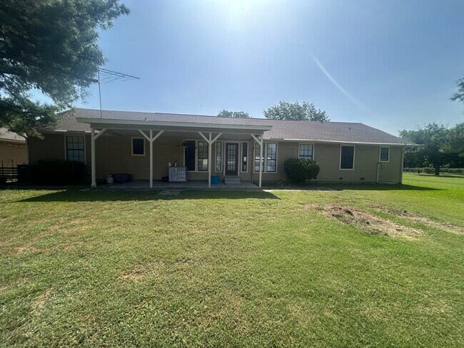 Building Photo - 214 Co Rd 4870