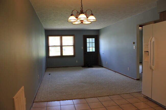 Building Photo - 6597 Lily St