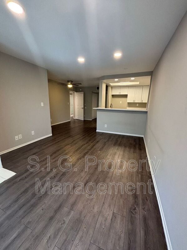 Foto del edificio - 4500 Laurel Canyon Blvd