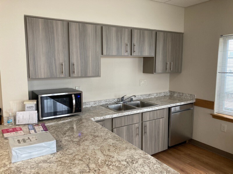 RIVERVIEW MANOR Apartments in Racine, WI