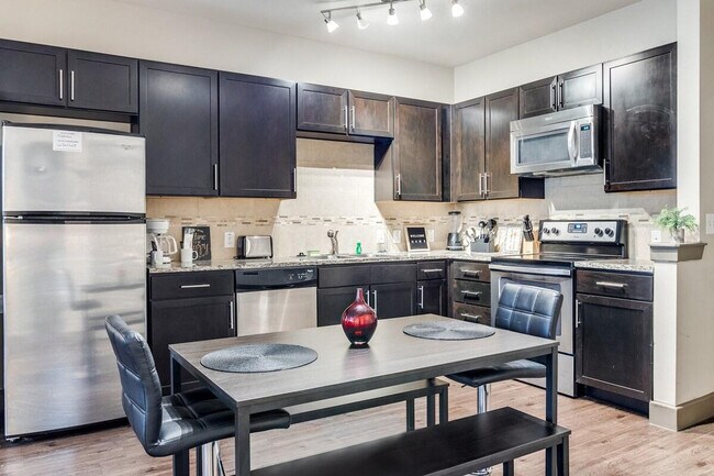 Foto del edificio - 5054 Addison Cir