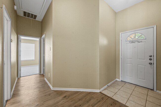 Foto del edificio - 9229 Chesapeake Ln