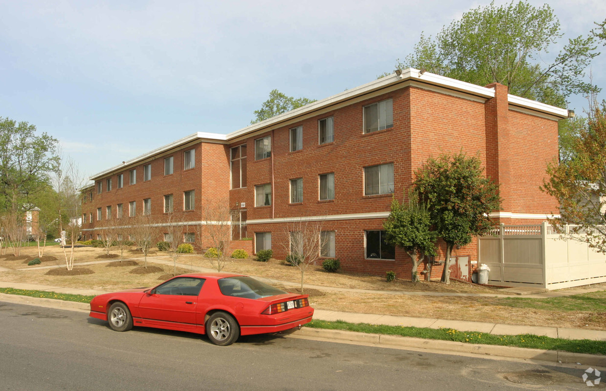 Foto del edificio - Walter Reed Apartments